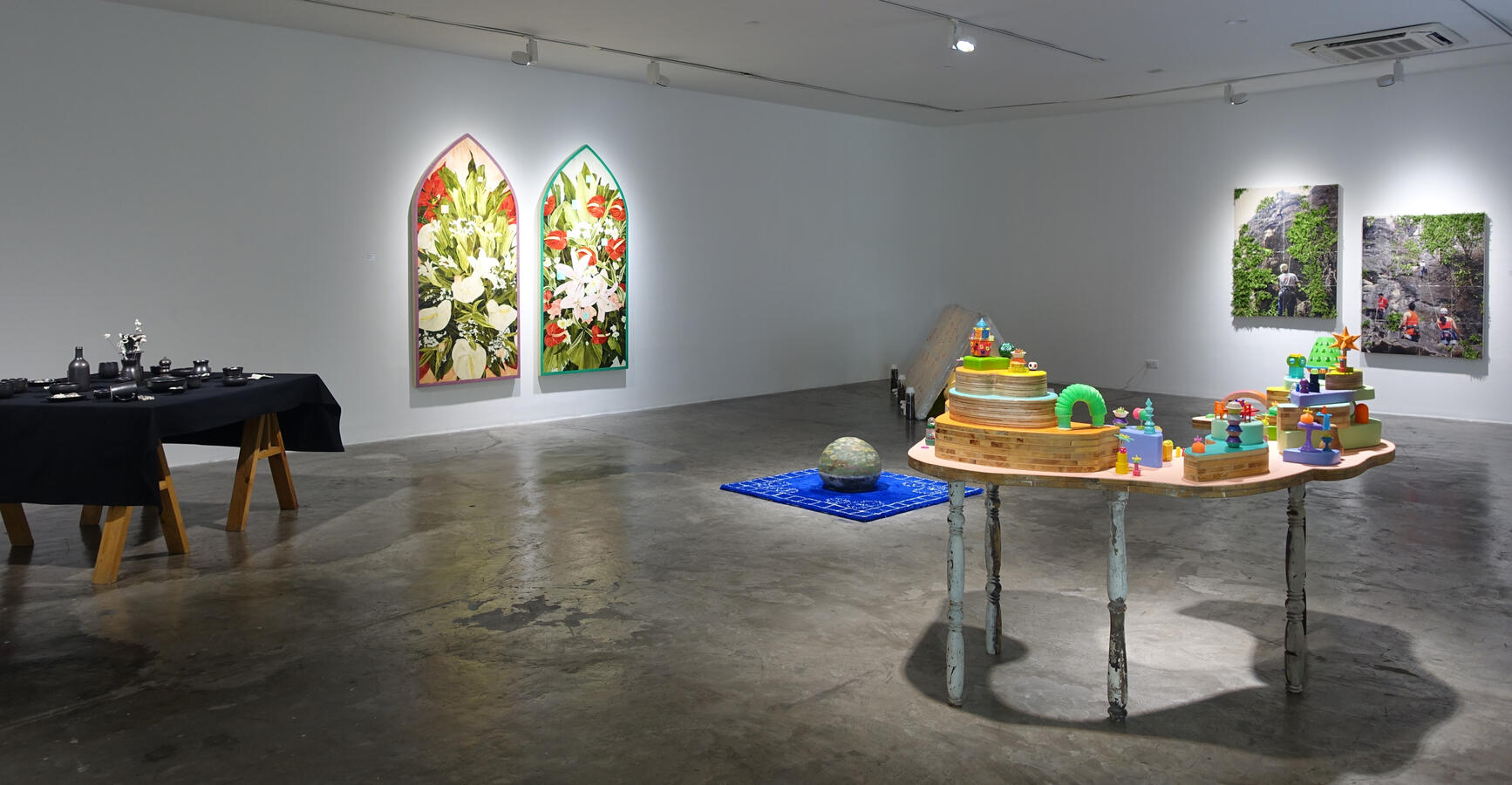 2025: A Bench in A Park