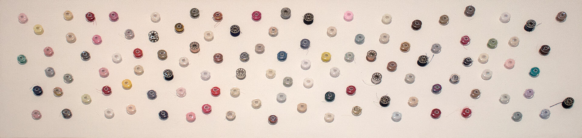 Thread Samples - Unraveled textile threads on bobbins - Size variable (110 pcs) - 2017